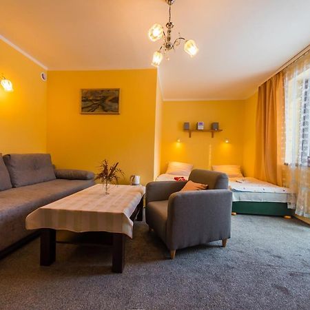 Ferienwohnung Willa Przy Deptaku Szczyrk Exterior foto